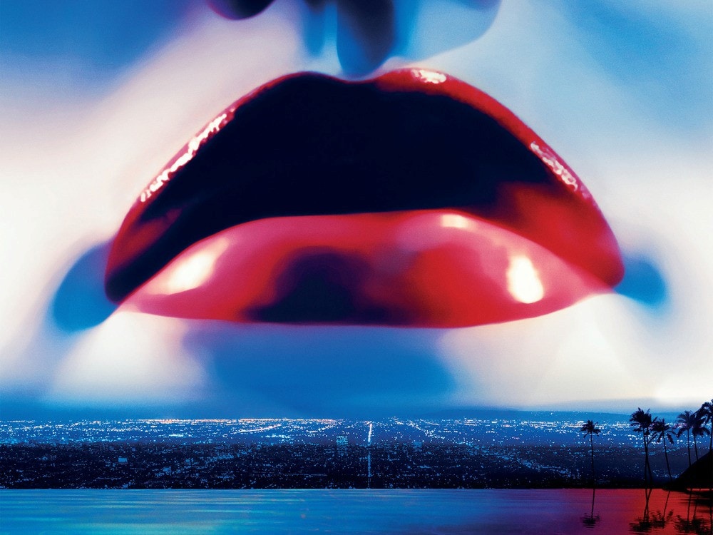 The first official image from "The Neon Demon"