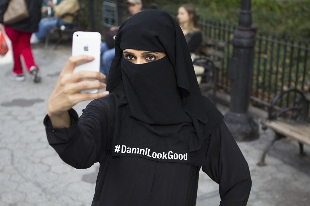 Damnilookgood Invites Women To Snap Selfies In Hijab Dazed