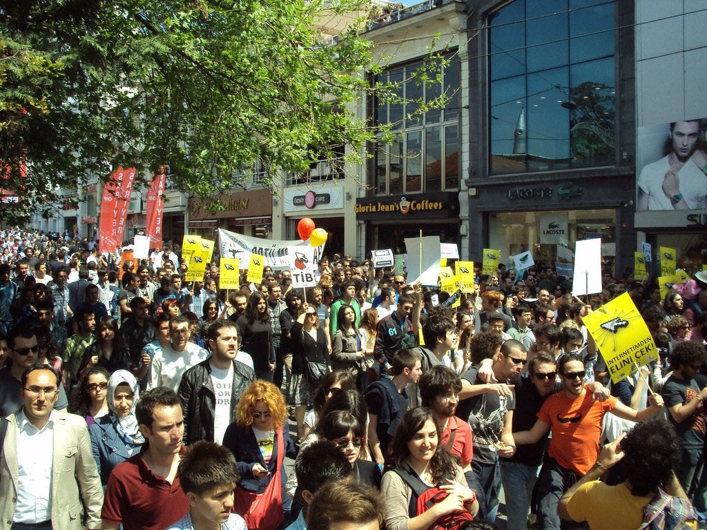 Taksim square credit yold.org