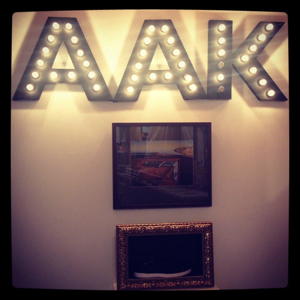 Art-Against-Knifes-inside