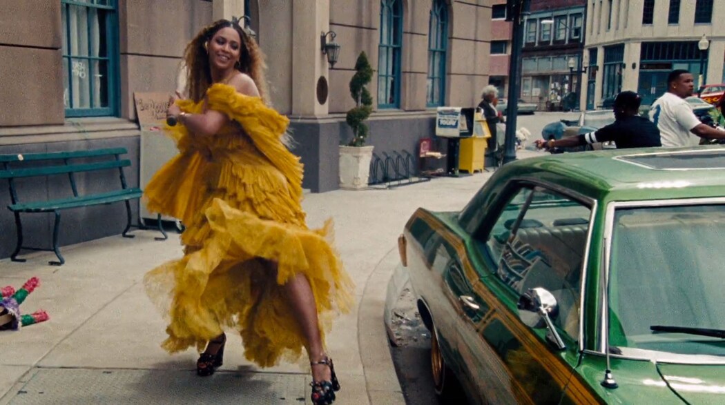 Author bell hooks critiques Beyoncé’s Lemonade Dazed