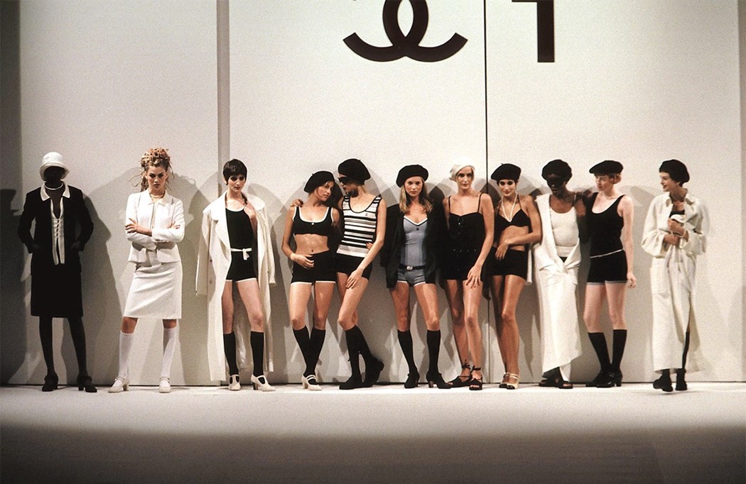 een keer werkelijk Plons Chanel Catwalk: The Complete Karl Lagerfeld Collections | Dazed