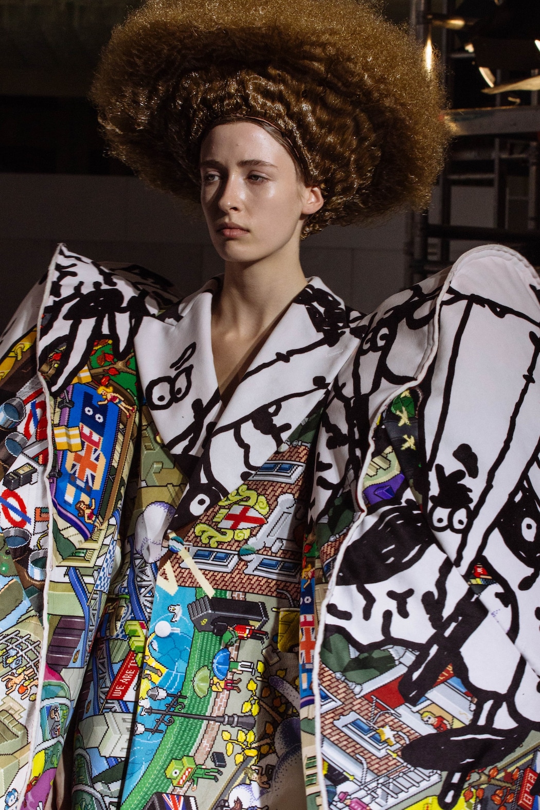 Comme des Garçons tags PFW with multidimensional graffiti