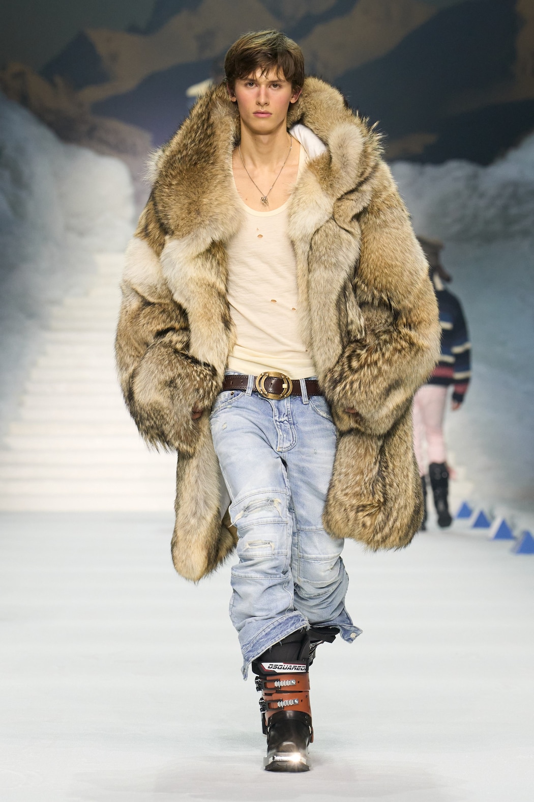 DSQUARED2 アイボリー セーター S イタリー製 Dsquared2 turns up the Heated Rivalry at Milan Fashion Week | Dazed