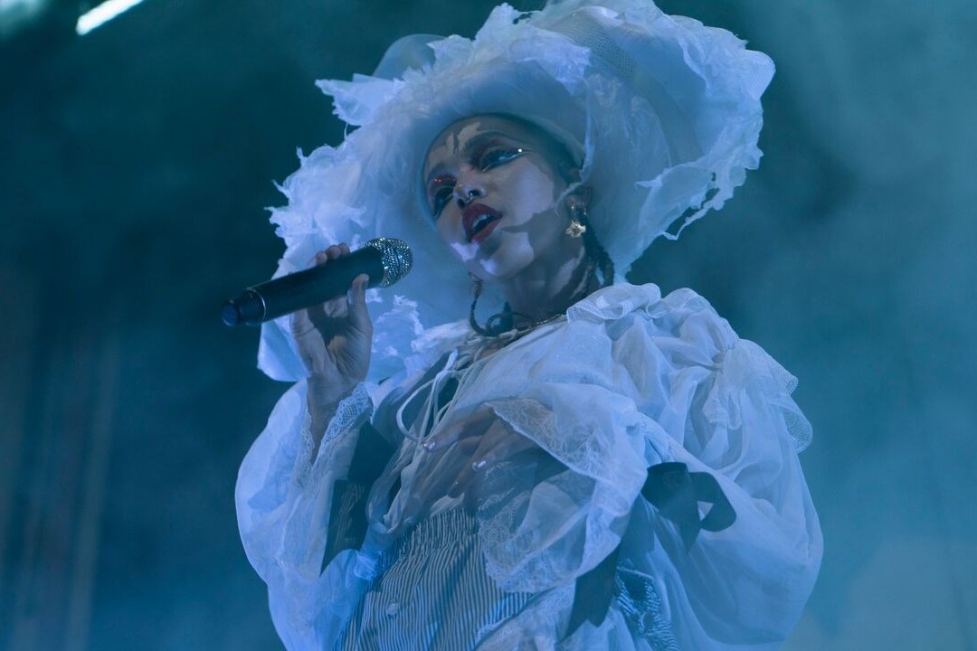 FKA twigs’ London show: a twisted take on pop inside a palace | Dazed