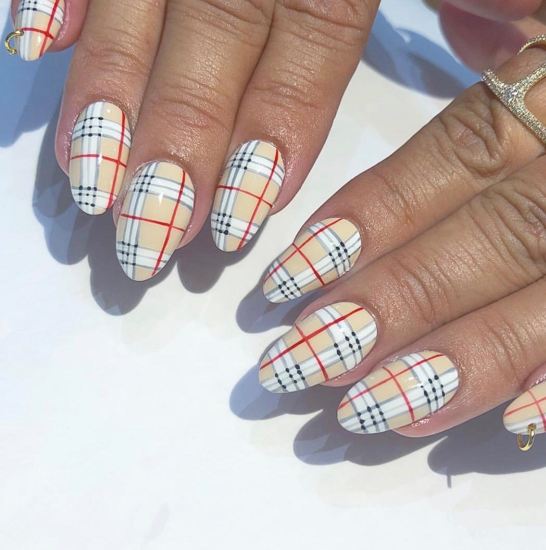 5846A6E8-7BFB-47A7-8FC9-4C698611C2FA