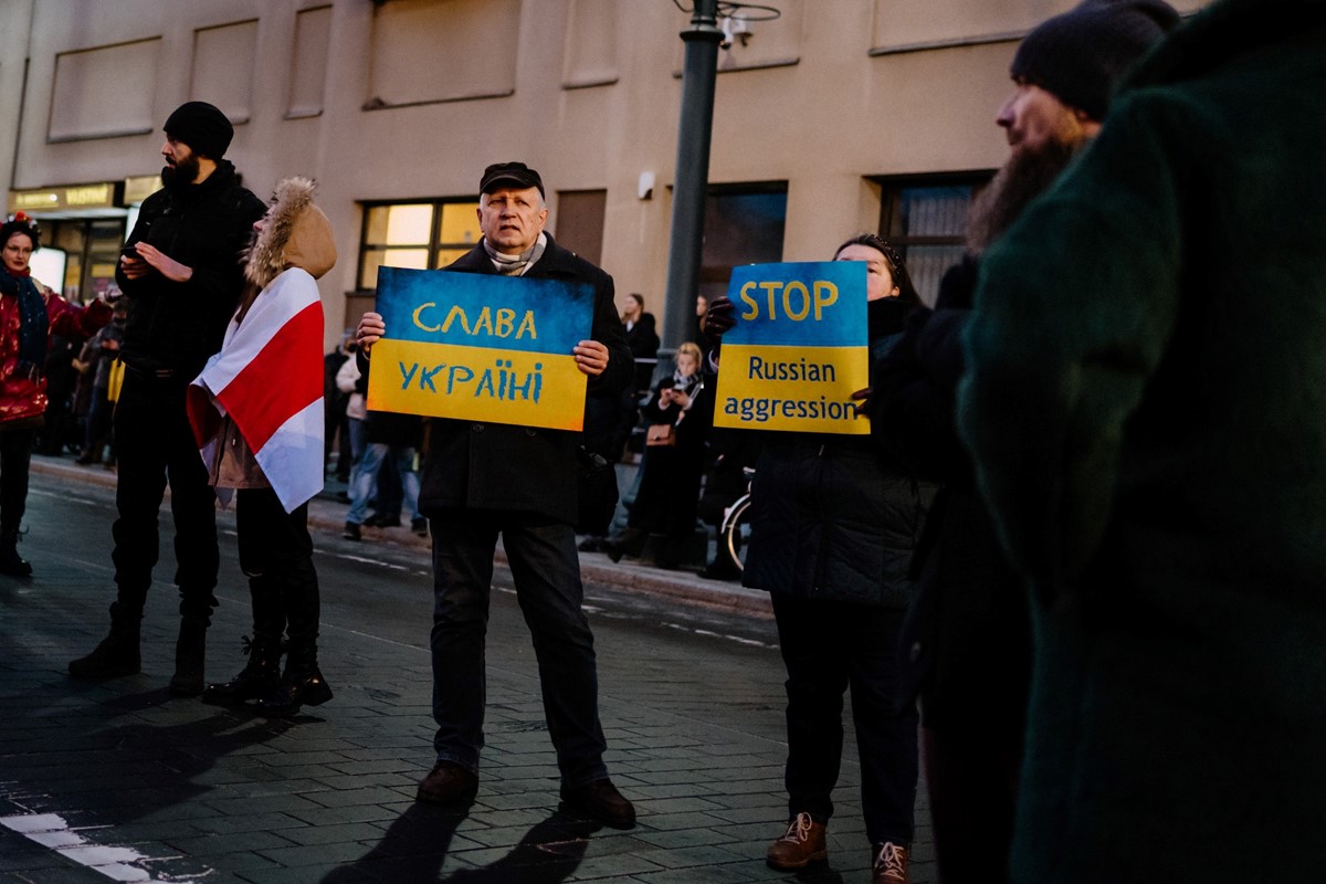 Russians Are Bravely Protesting Putin’s Invasion Of Ukraine | Dazed