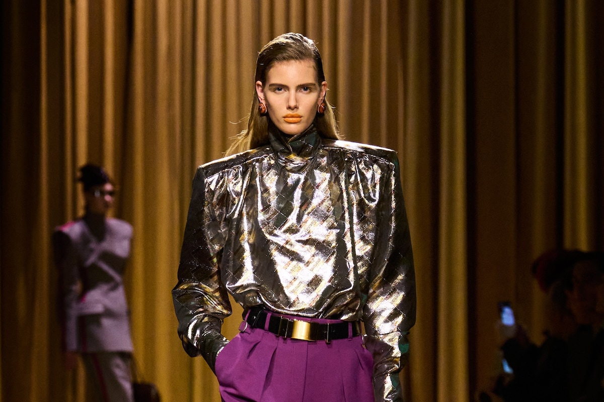 Mugler AW26 takes us on a power trip down memory lane