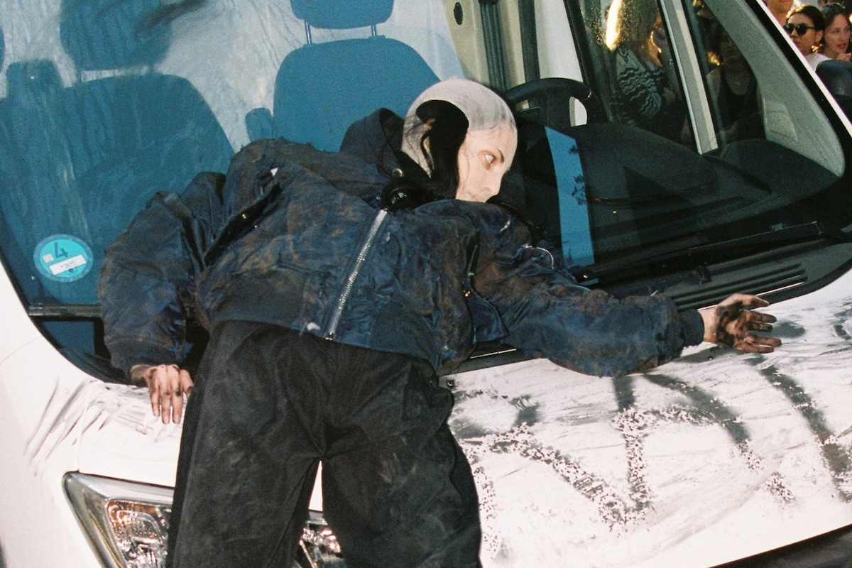 This graffiti artist spreads poetry on trucks across Berlin