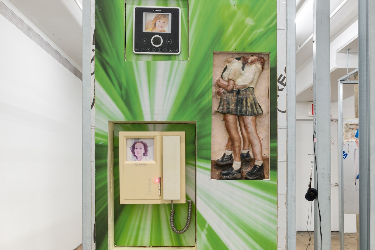 This ‘Sissy Institute’ show explores early trans internet culture