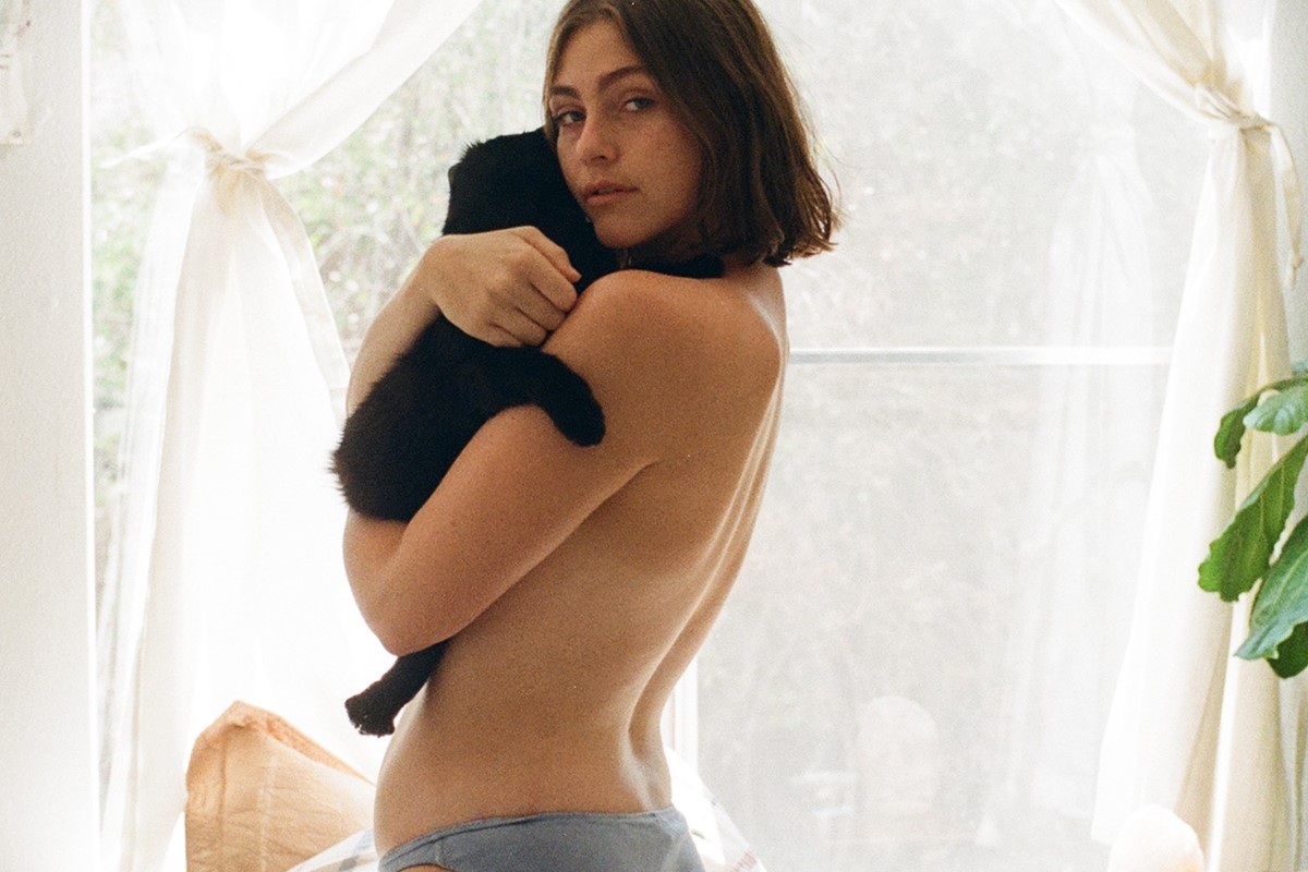 Intimate and serene photographs of women, nude in their bedrooms | Dazed