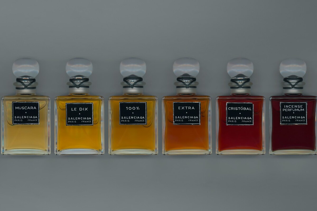 balenciaga cigarettes Fragrance Packaging: Where Heritage Meets Innovation This discovery set gathers ten parfum vials to explore the house s olfactive spectrum at your own pace balenciaga cigarette case Balenciaga Vintage