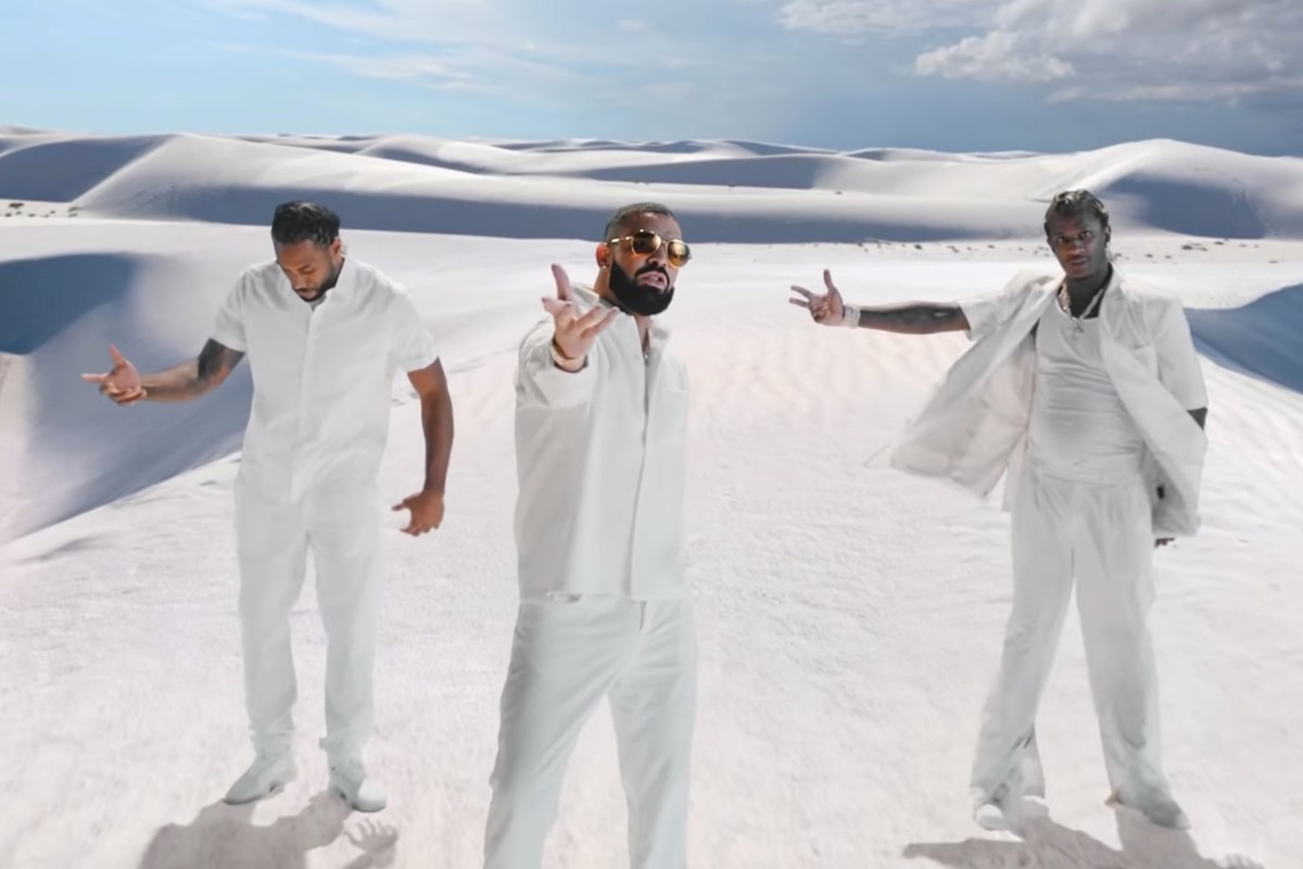 Drake has a nostalgic moment on stage with the Backstreet Boys