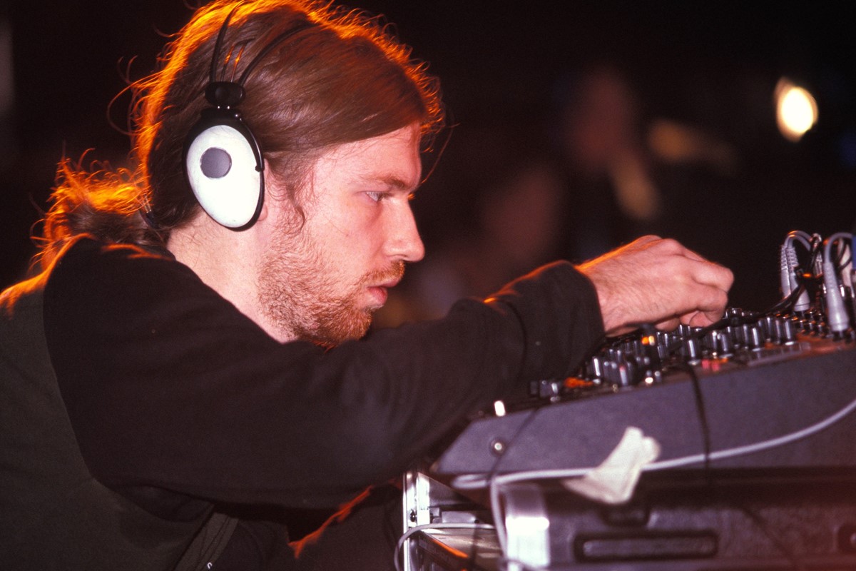 Aphex Twin makes his debut as a wedding DJ