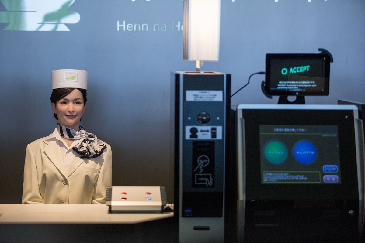 Технология гостиницы. Отель «Henn na Hotel» в Японии. Japan Henn na Hotel Robot. Инновации в гостинице. Роботизированный персонал в Японии.