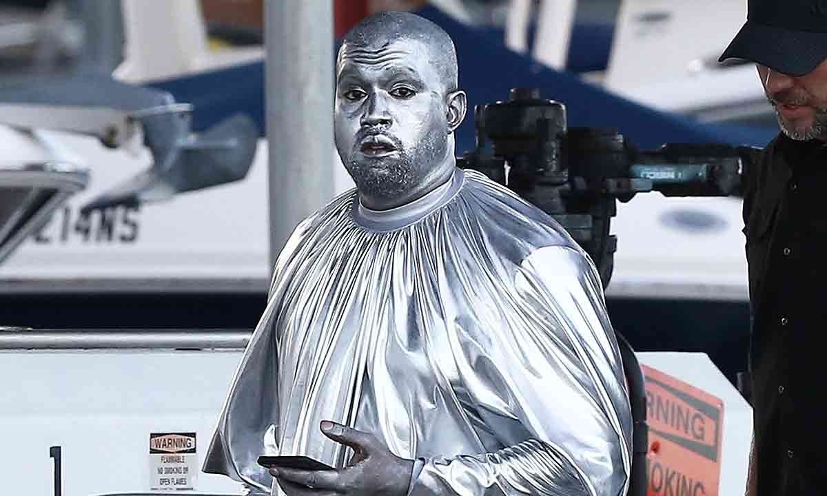 The best Twitter reactions to Kanye West's bizarre silver opera ensemble |  Dazed
