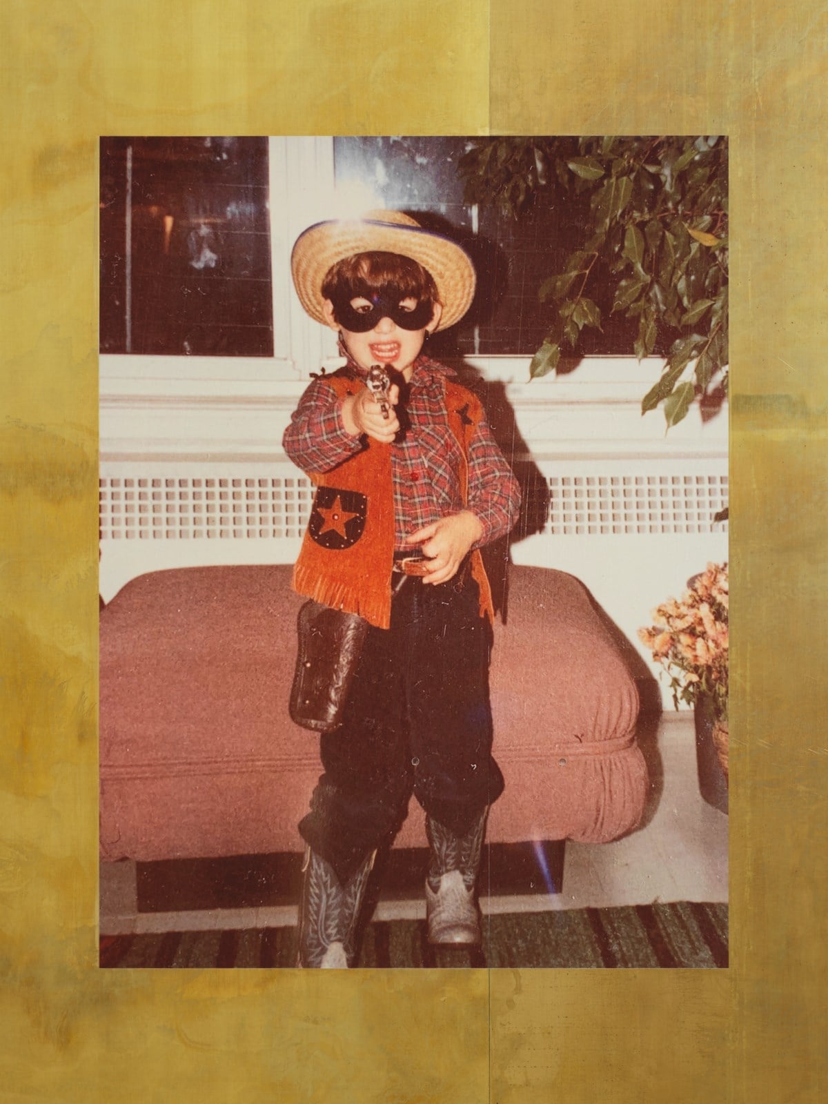 Jordan Wolfson’s ARTISTS FRIENDS RACISTS