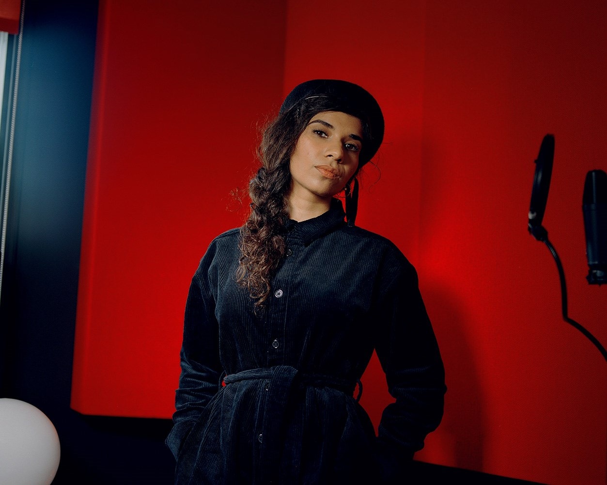 GIRLS LIKE US: THROWING SHADE