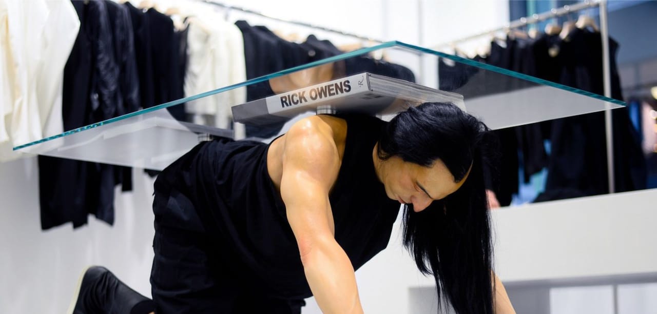 Rick owens logo. Rick Owens кресло. Rick Owens логотип. Рик Оуэнс стул. Рик Оуэнс стол