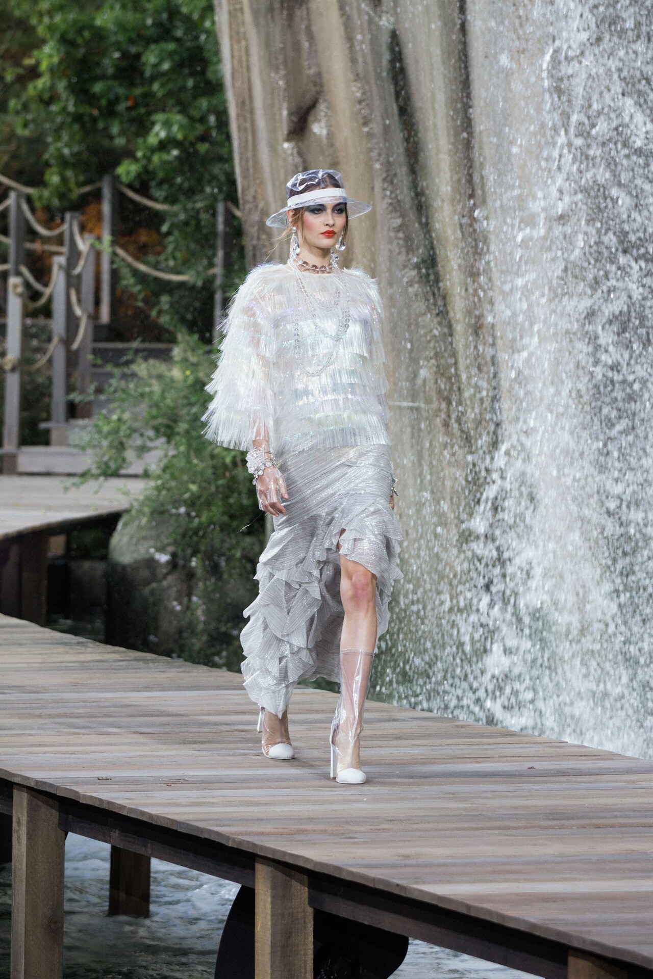 chanel ss18 paris pfw karl lagerfeld fashion