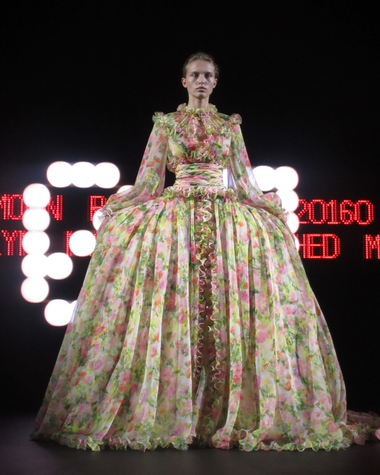 Valentino SS25 couture