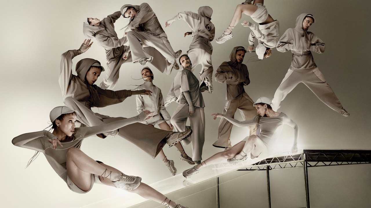 On by FKA twigs, photograph 1