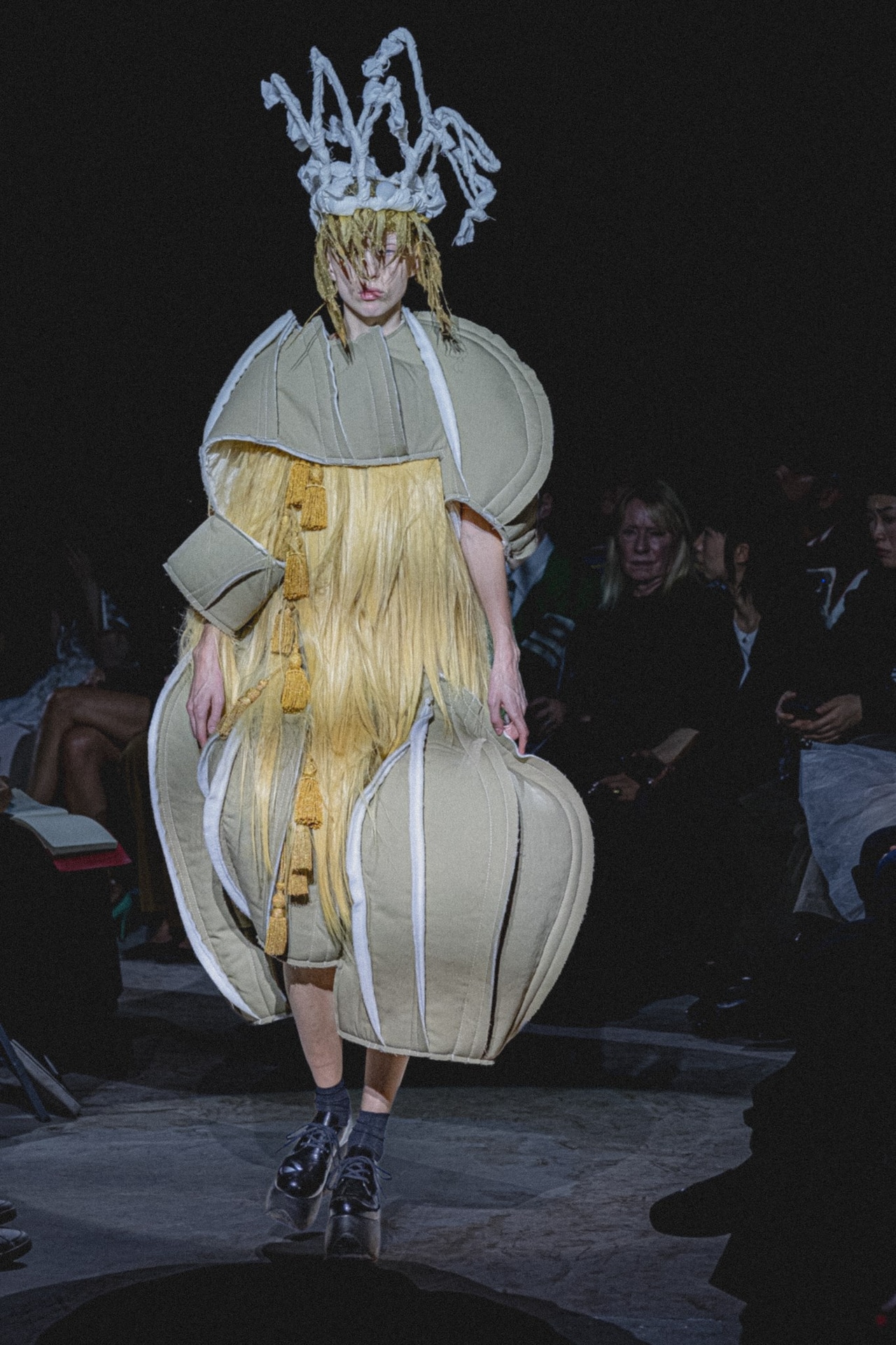 Rei Kawakubo takes the crown at Comme des Garçons SS27 Womenswear | Dazed
