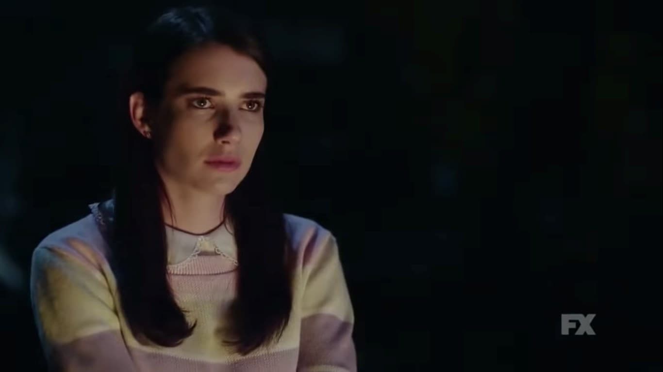 Emma Roberts in American Horror Story 1984