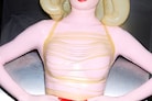 Pull Letter Supermodels Ceramic Objet d'Art