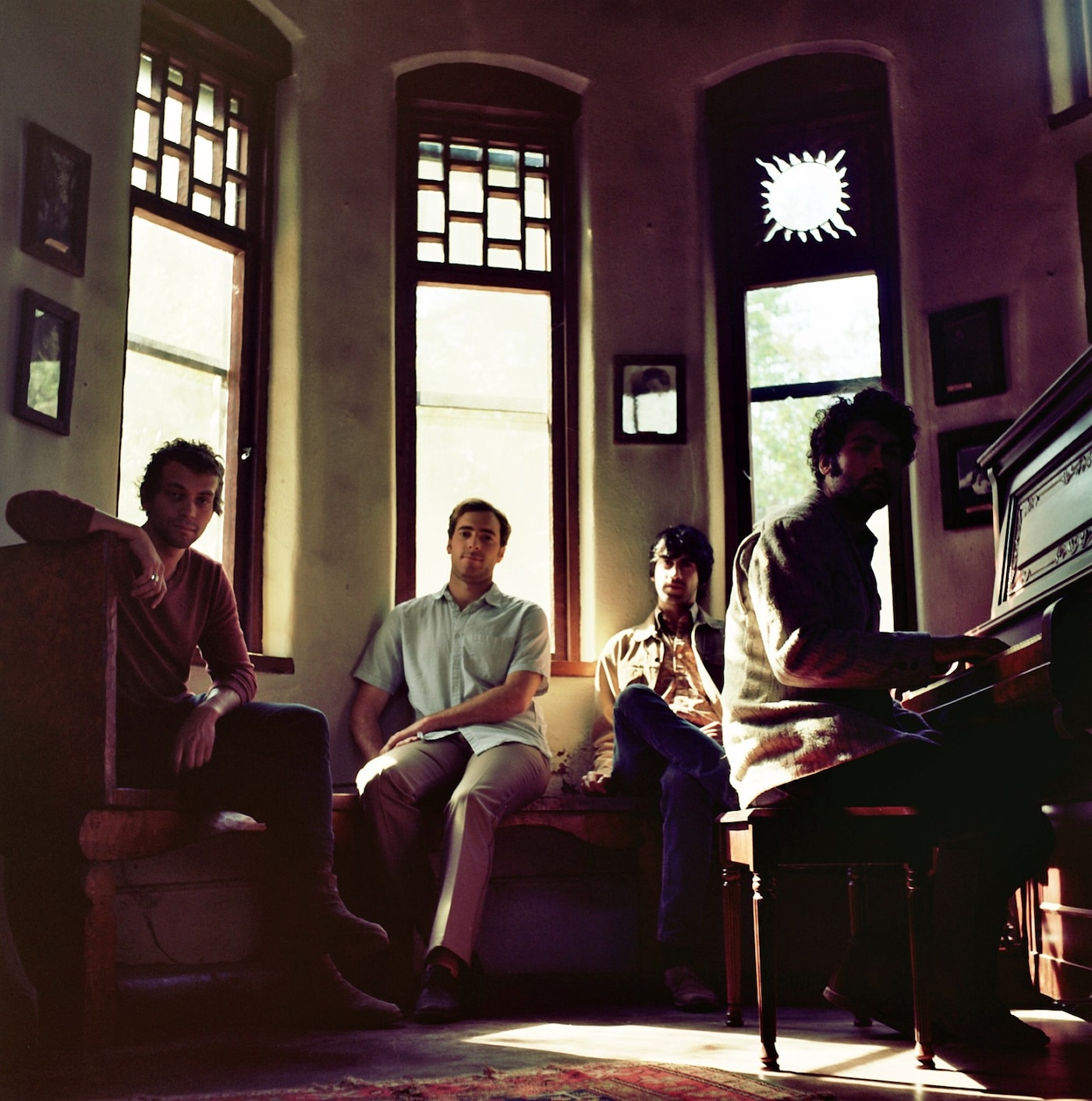 Allah-Las press piano