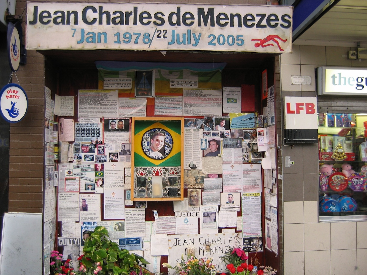 Jean_charles_de_menezes_shrine_dec_06-2