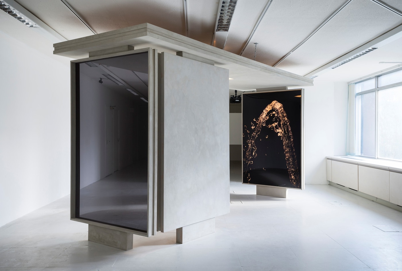 Fountain(1) Snow and Tynan