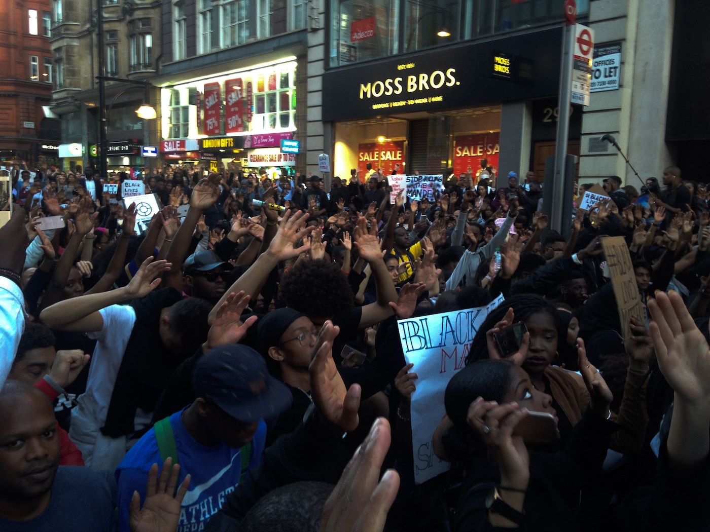 AMPROTESTTAYLORMCGRAA-45