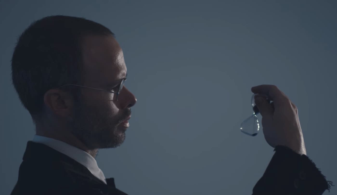 Daniel Arsham, Hourglass, Dazed