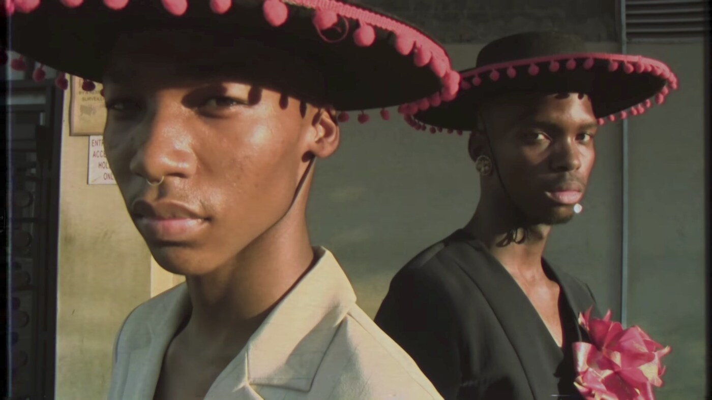 Little Dragon - Strobe Light