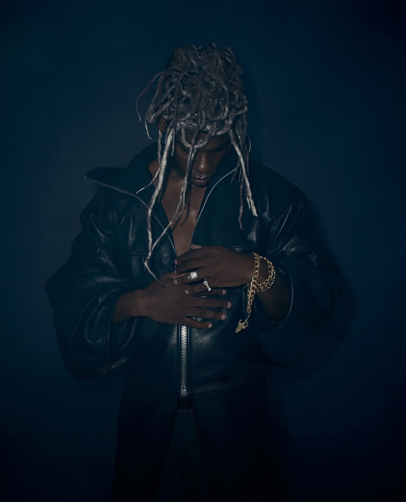 GAIKA-hires-9113_0005_SAG41_010_233