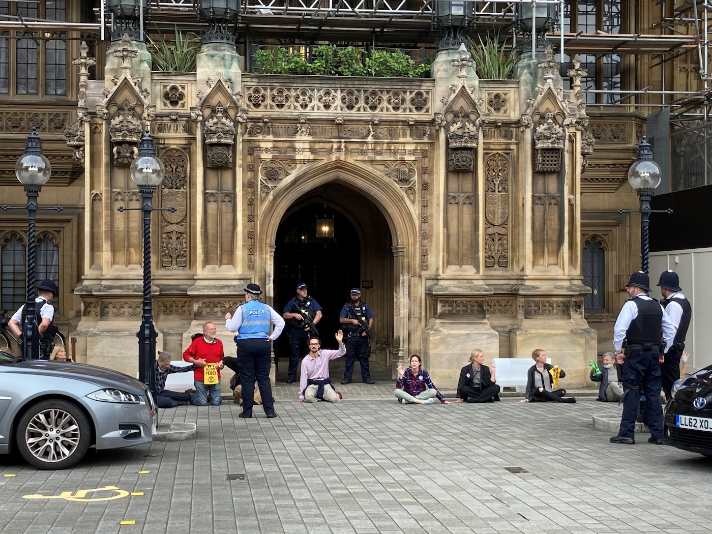 Extinction Rebellion glued outside parliament
