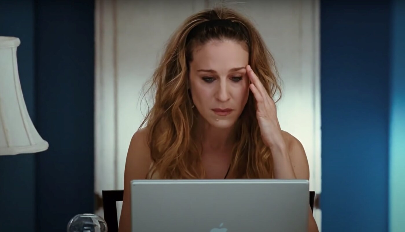 Carrie Bradshaw at her laptop