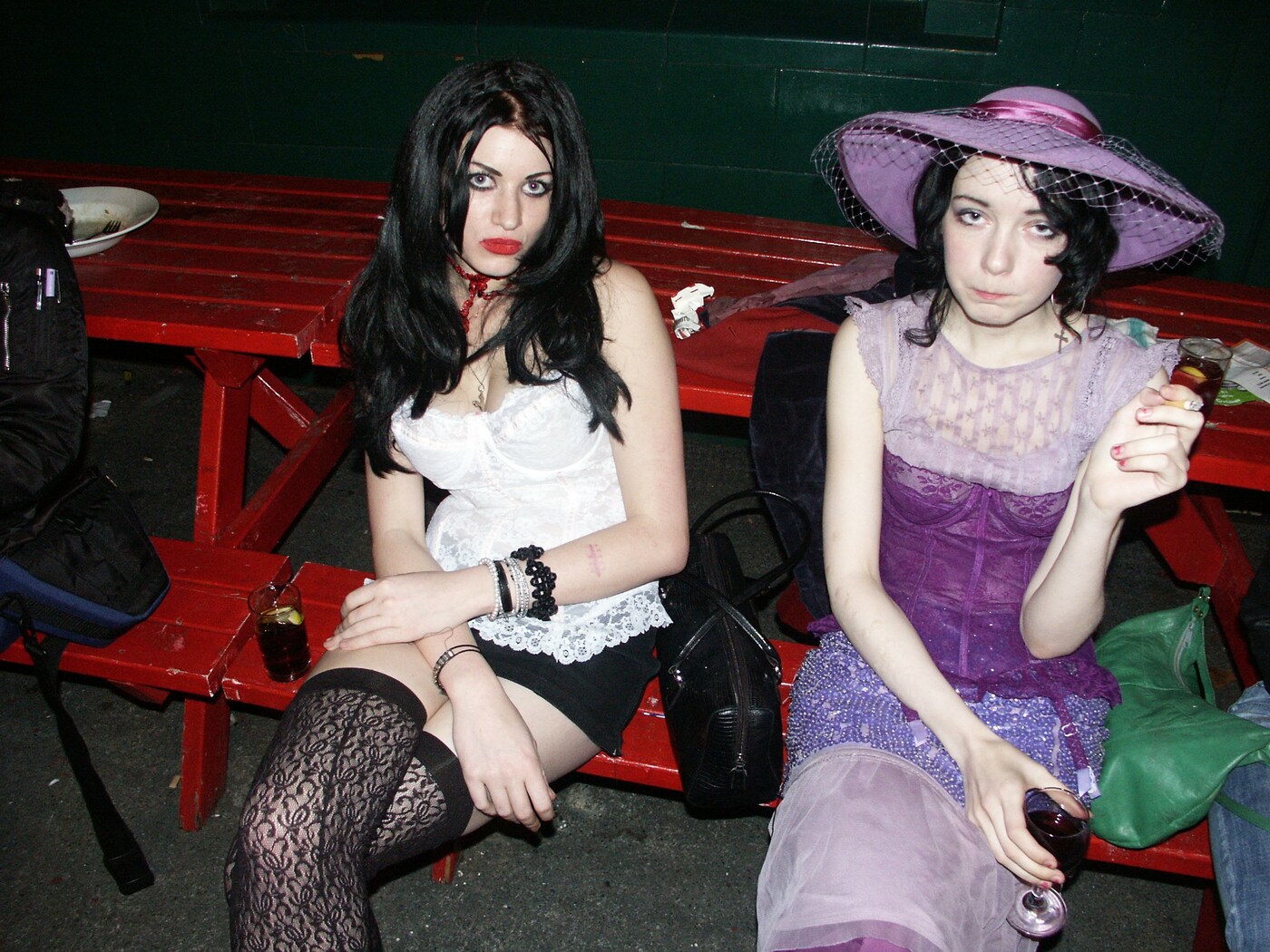 Gordon Raphael, Kat and India at Filthy McNasty’s (2002)