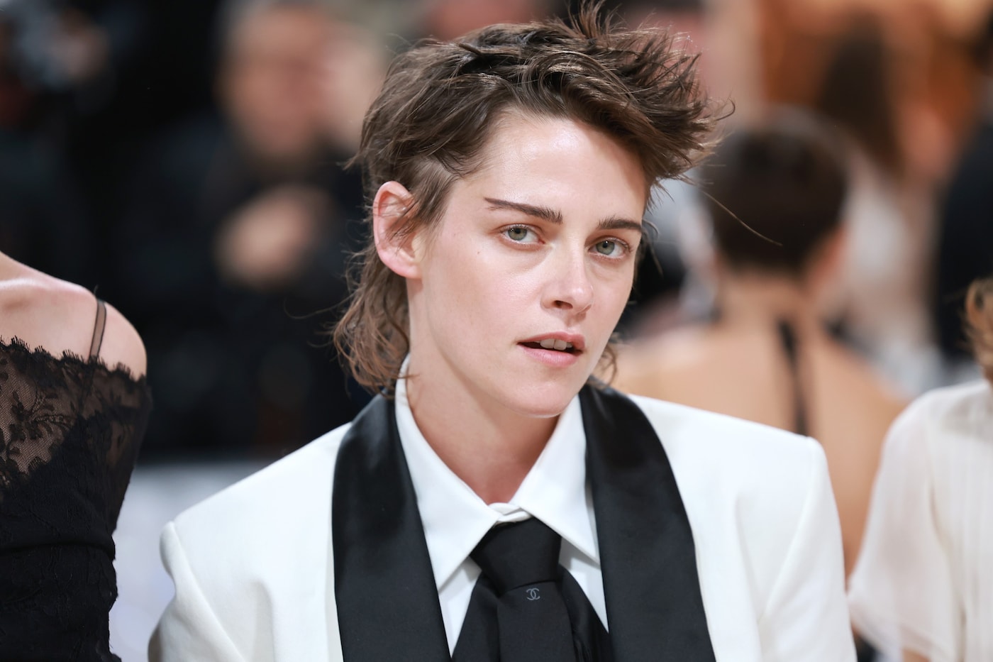 Kristen stewart mullet met gala