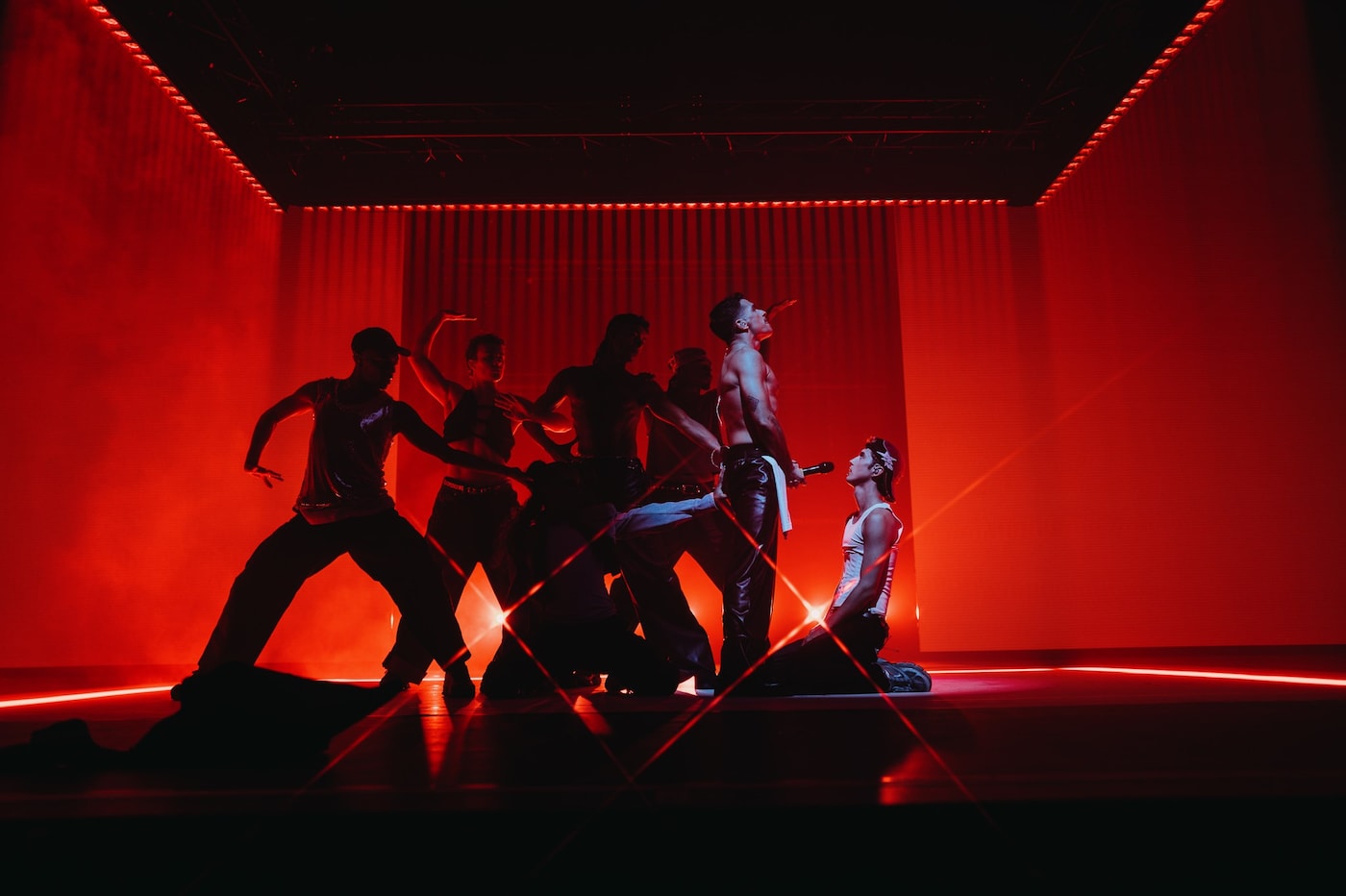 berlin-oct-hm-event-troye-sivan-05