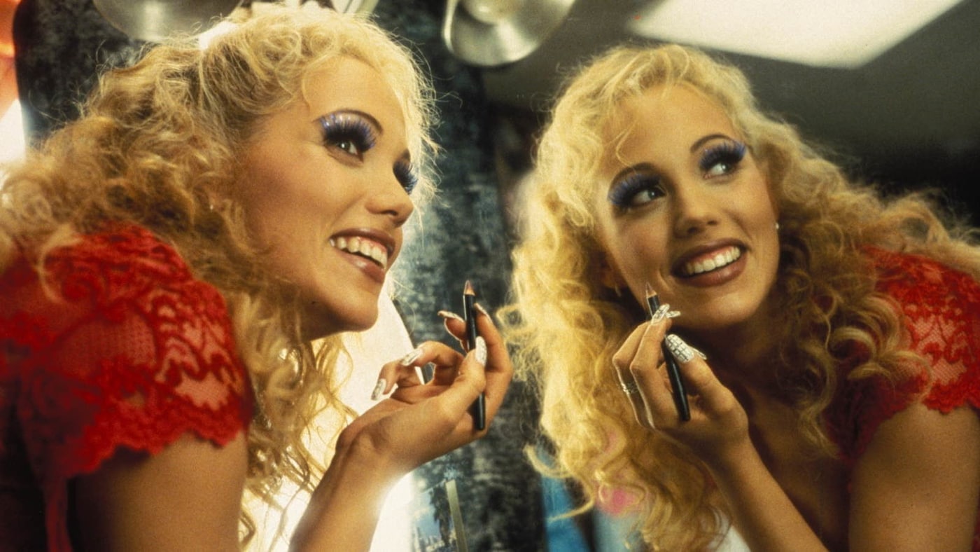 showgirls6-1600x900-c-default
