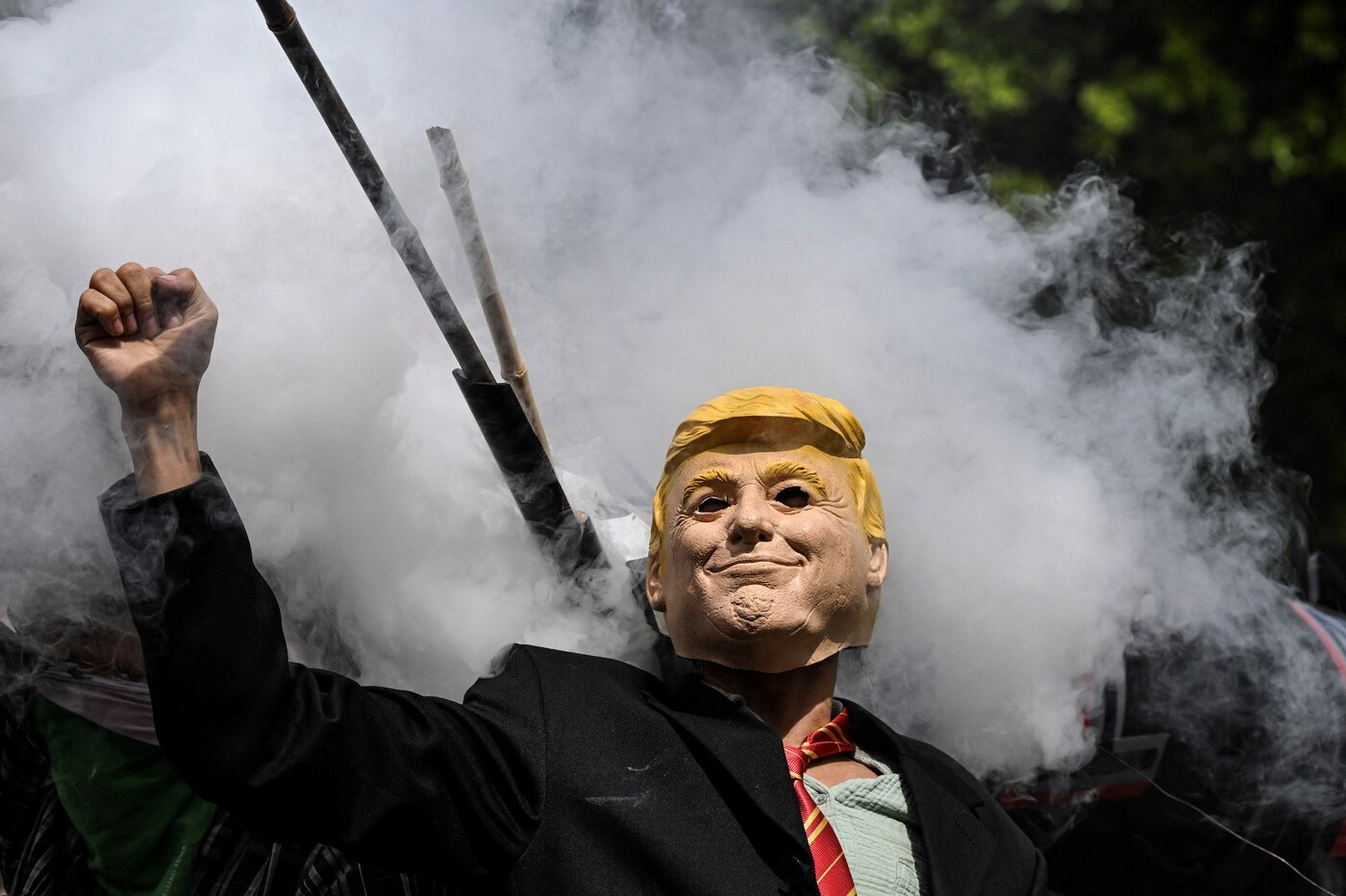 TOPSHOT-US-POLITICS-TRUMP-MILITARY-PROTEST