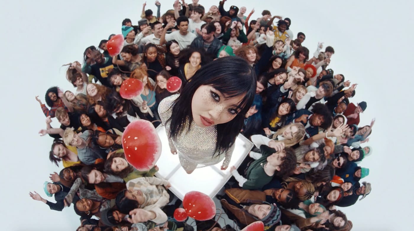 beabadoobee, “talk” youtube still