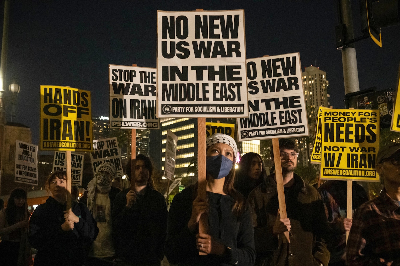 iran us protest war world 