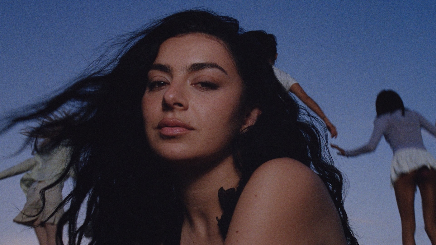 Wink-Wink-Charli-xcx-2