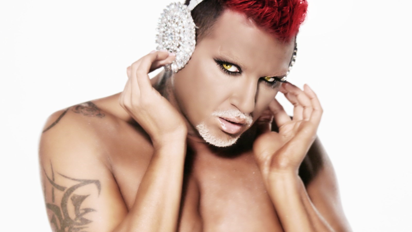 Tien jaar US dollar je bent The gay 'Gypsy' who became Bulgaria's biggest star | Dazed