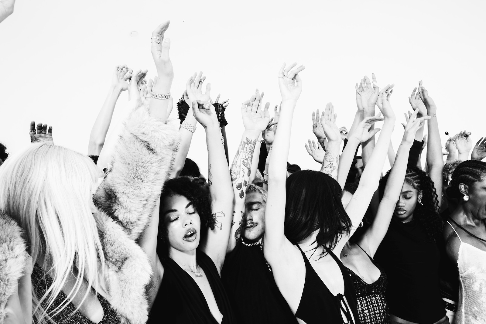 these-photos-capture-the-joy-of-connecting-with-strangers-dazed