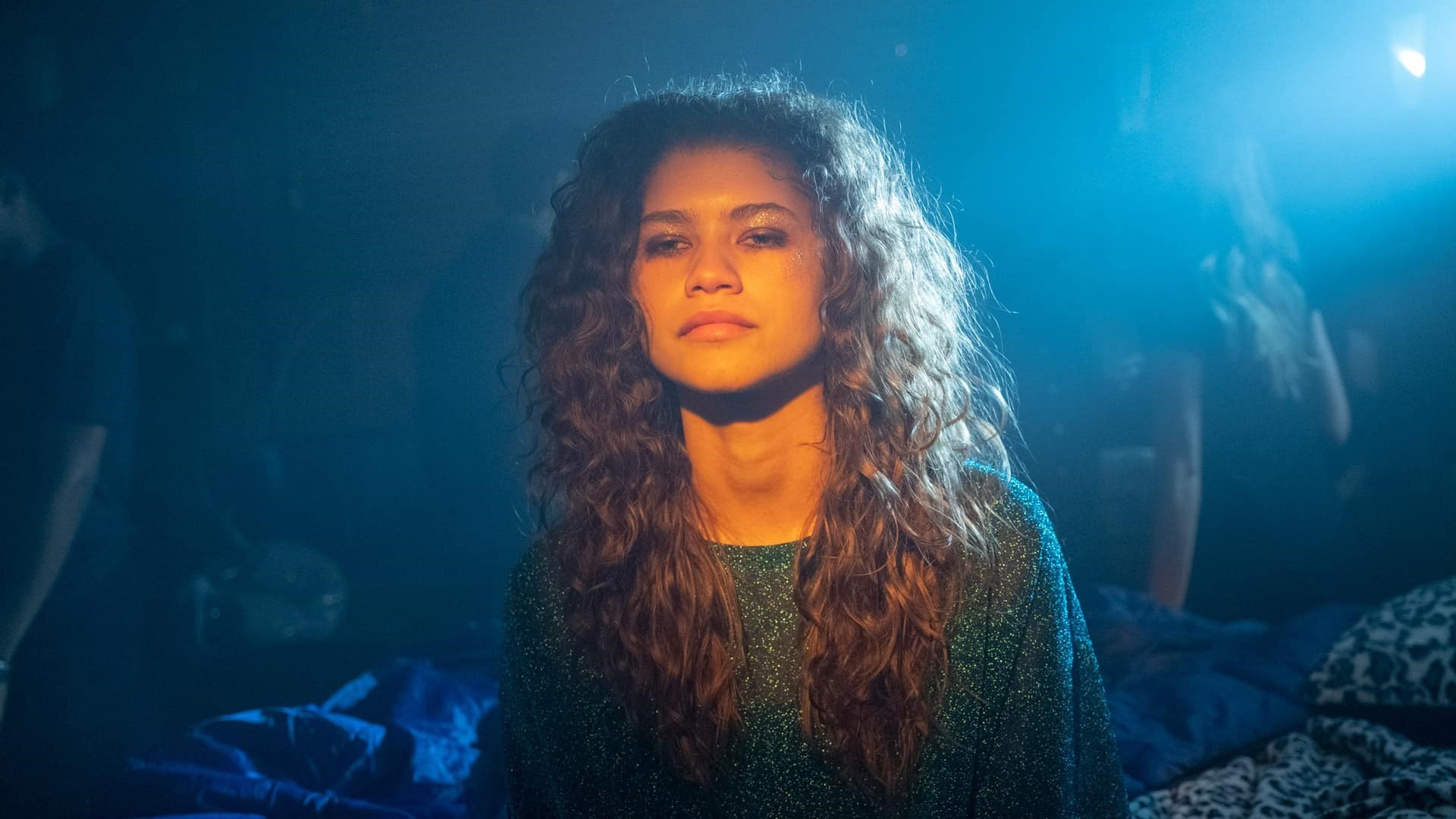 DiscussingFilm on X: A brief new look at Zendaya in 'EUPHORIA