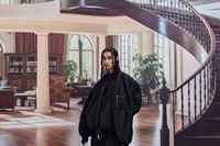 BALENCIAGA SUMMER 24 CAMPAIGN IMAGE 10